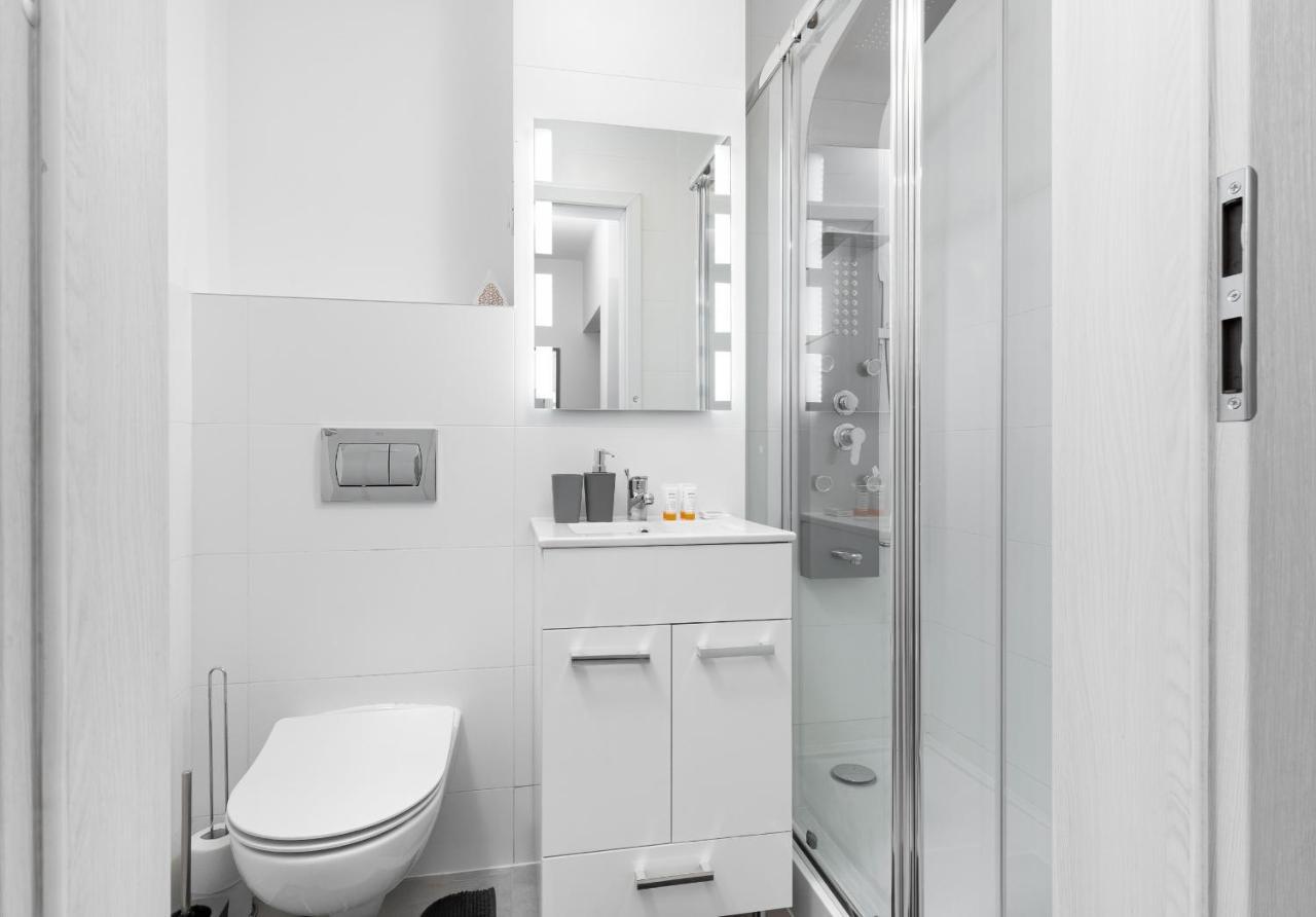 Studio City Center Zlota Street By Renters Warsaw Exterior photo